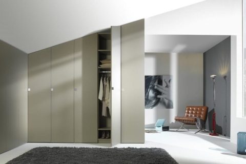 Draaideurkast kleding