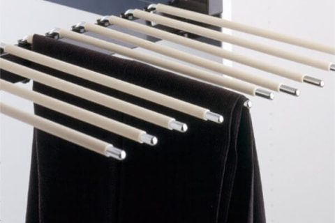 Uittrekbaar broekenrek